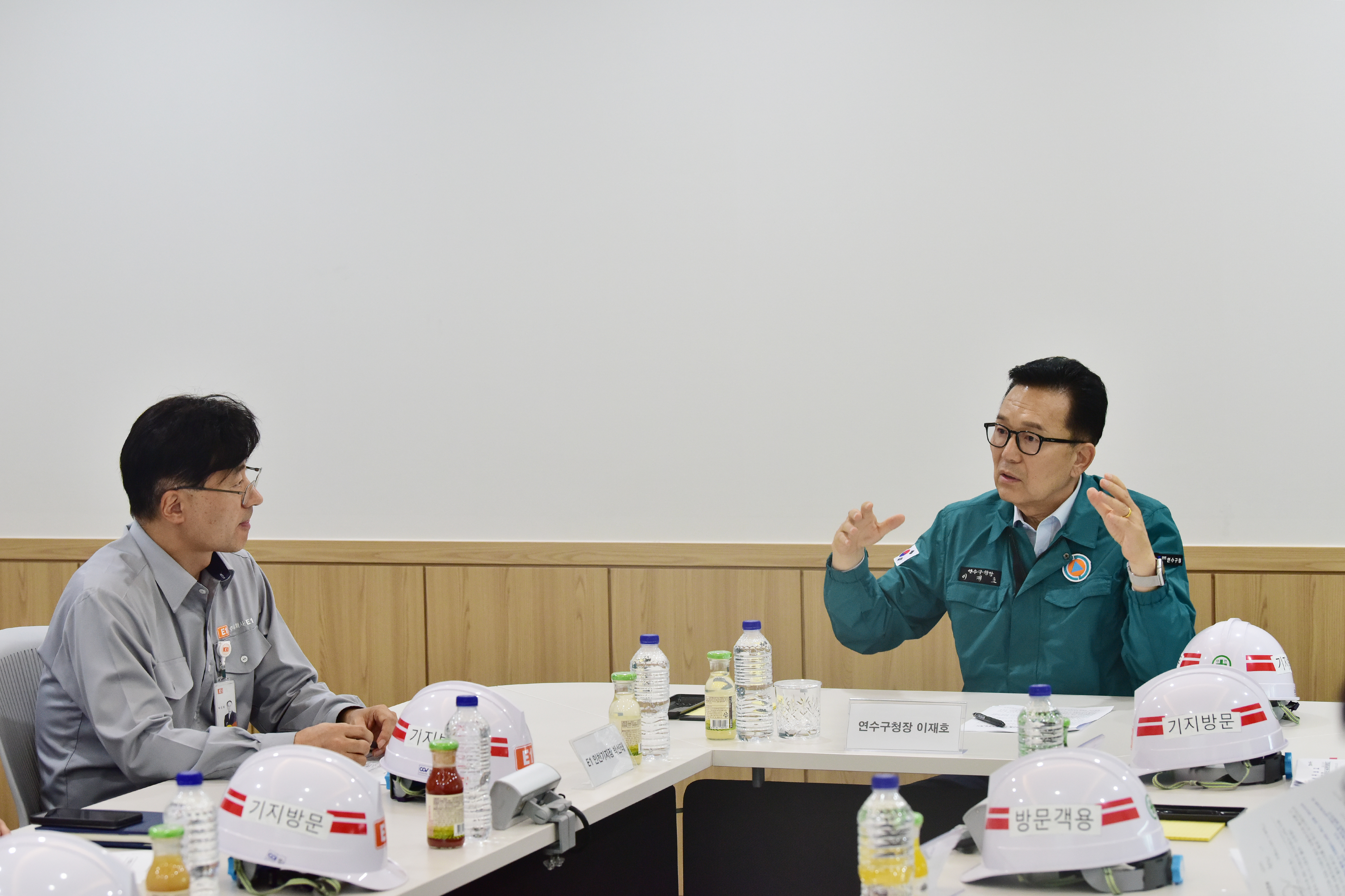 이재호 연수구청장은 지난 6일 오후 12시 35분경 E1 인천기지에서 발생한 액화석유가스 누출 사고 현장을 방문해 가스 누출 사고를 막기 위한 특단의 대책을 마련해 달라고 촉구했다